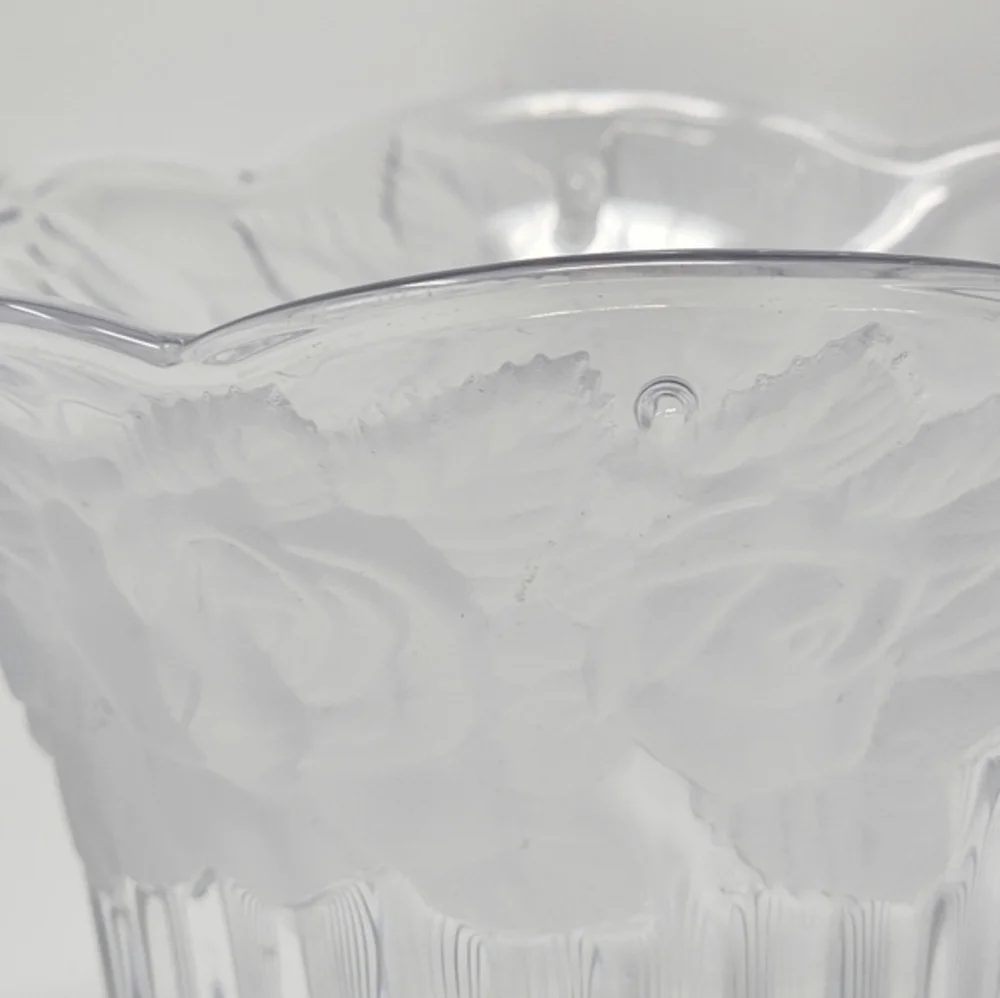 Vintage Mikasa Studio Nova Winter Rose Embossed Ribbed‎ Crystal Vase